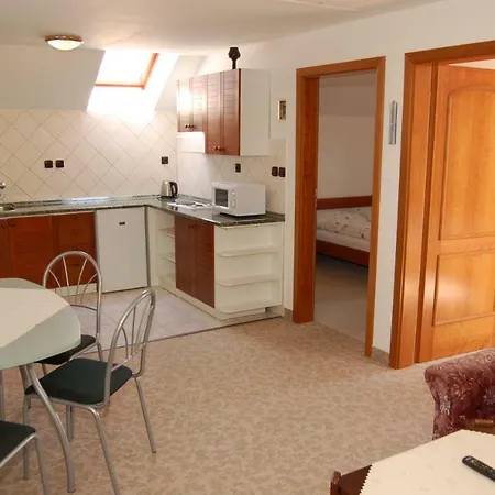 Guest house Apartmany Florian 3*